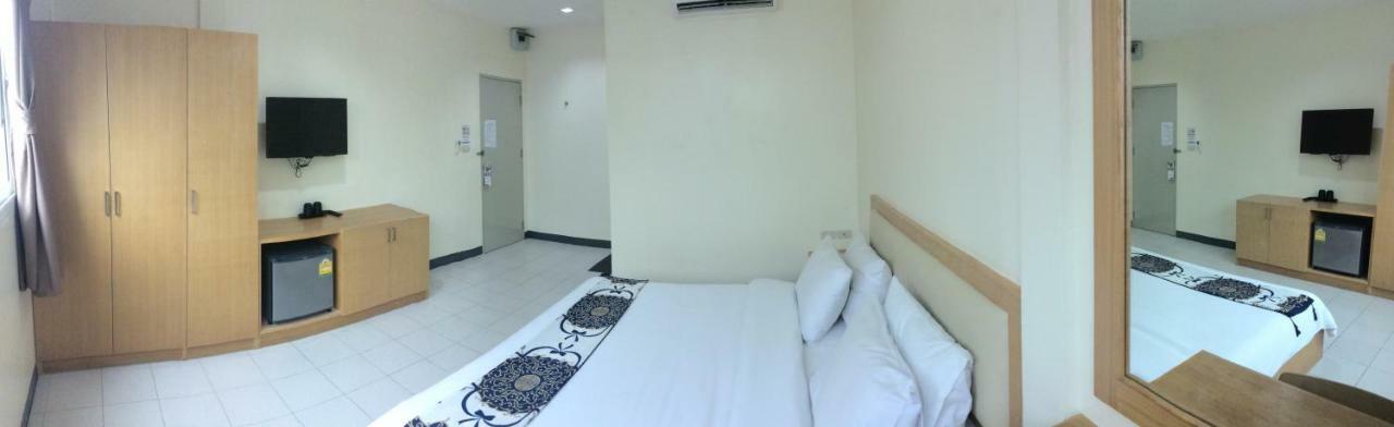 Nana Best Inn Bangkok Extérieur photo